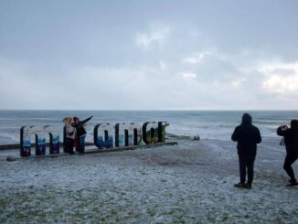 Argentina ondata di gelo estremo neve sulle spiagge e freddo come in Groenlandia