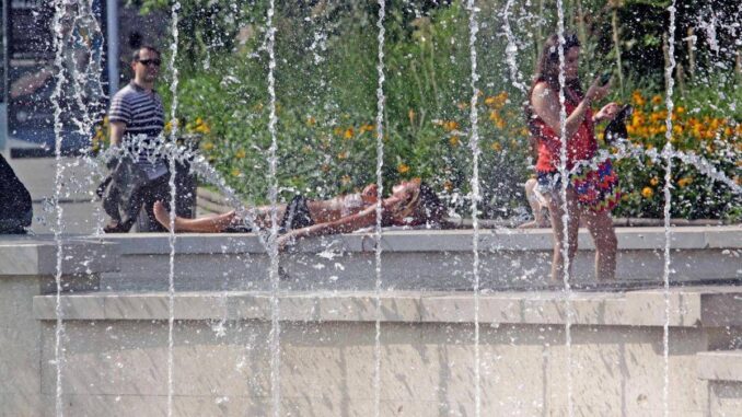Meno caldo dal weekend, ma arrivano violenti temporali con grandine: le previsioni