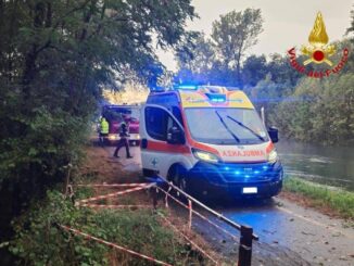 Milano ondata di maltempo una donna muore colpita da un albero