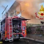 Incendio in abitazione a Portoscuso: salvati anziano e figlio disabile